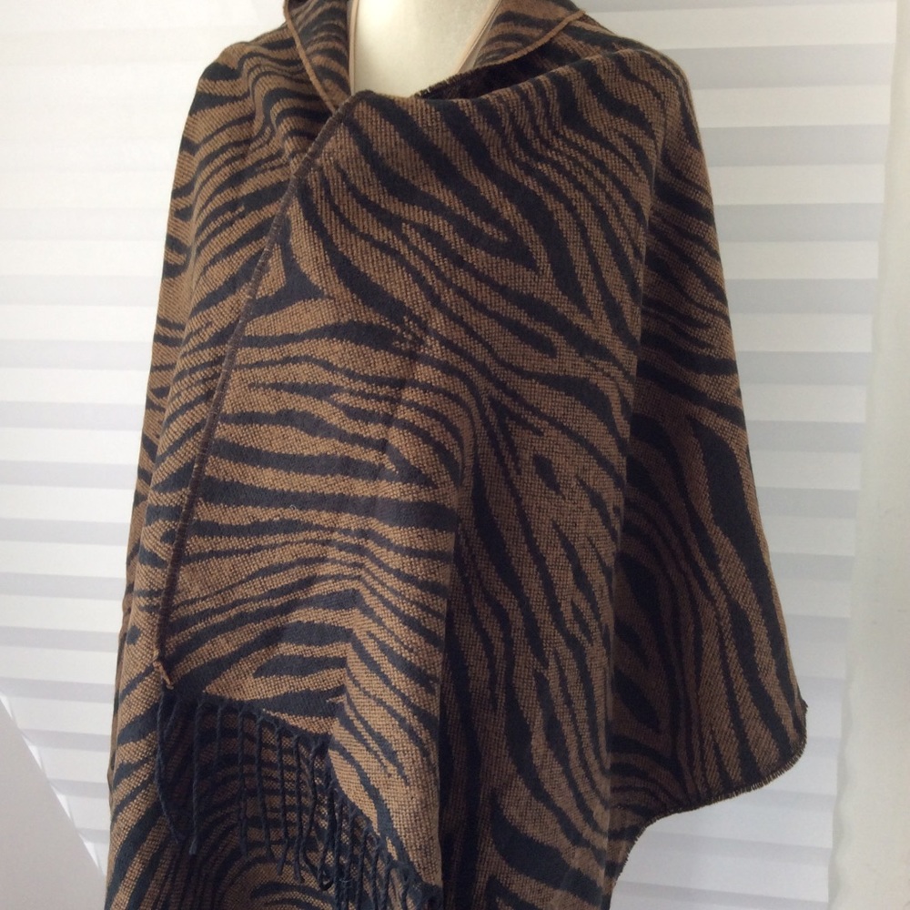 Scarf/Wrap - Picture 1 of 4